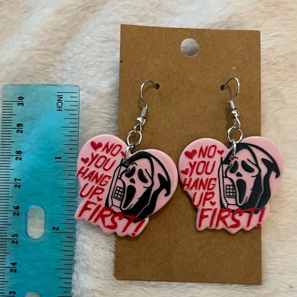 Ghost face scream horror movie earrings - Picture 3 of 3